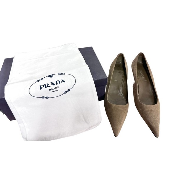 Prada VTG Camoscio Chic Pumps Fawn Neutral Suede 37.5/7.5 - Picture 1 of 9